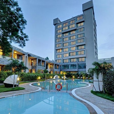 Boulevard 9 Luxury Resort & Spa Nadiad Экстерьер фото