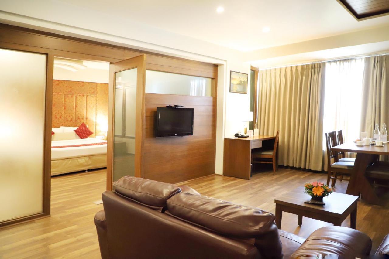 Boulevard 9 Luxury Resort & Spa Nadiad Экстерьер фото