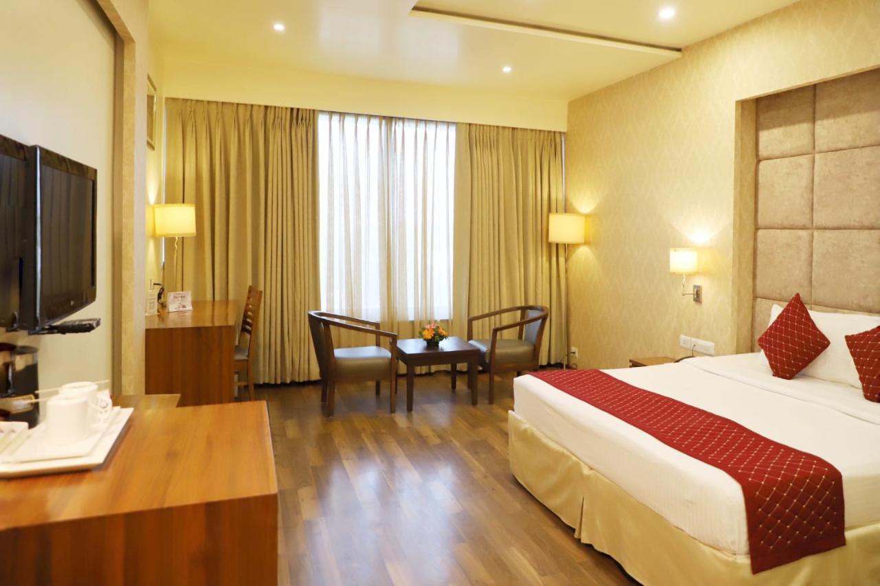 Boulevard 9 Luxury Resort & Spa Nadiad Экстерьер фото