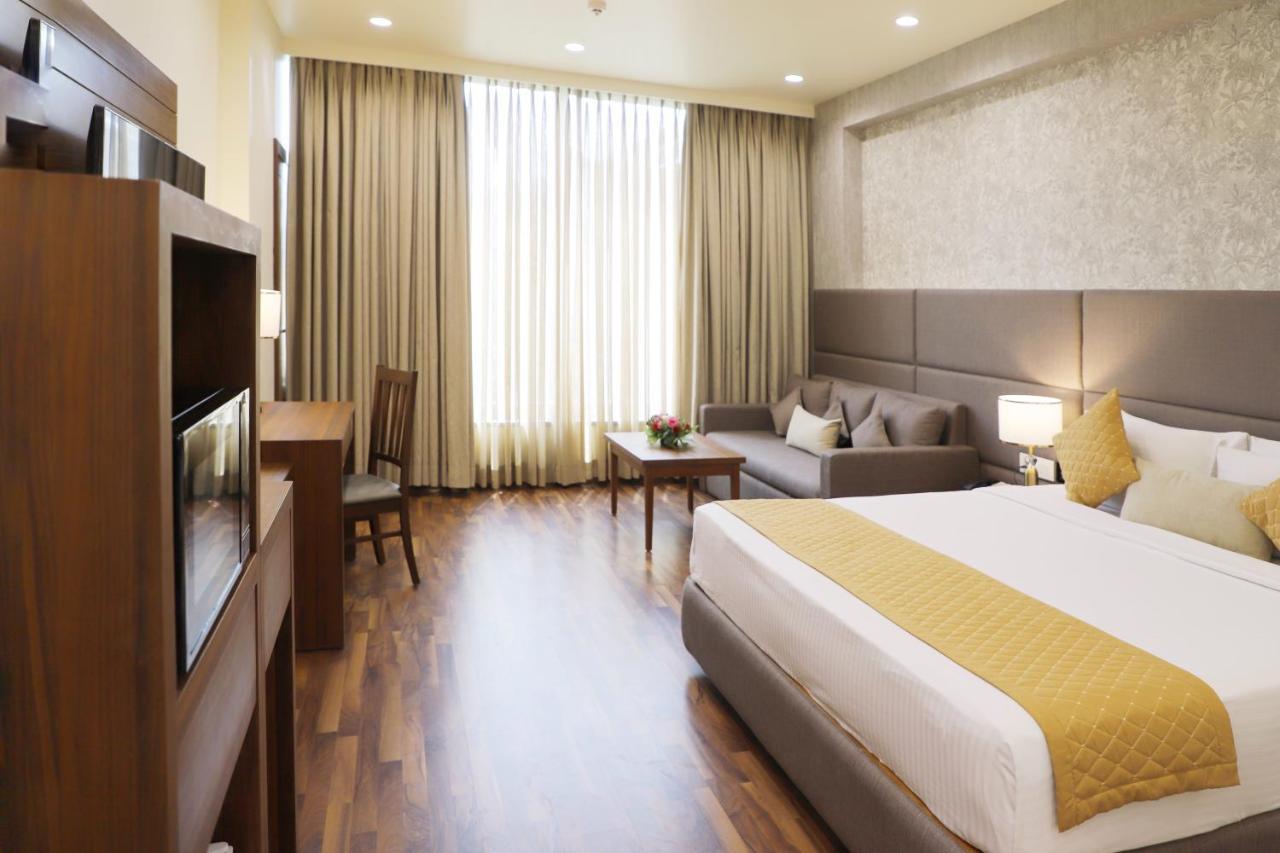 Boulevard 9 Luxury Resort & Spa Nadiad Экстерьер фото