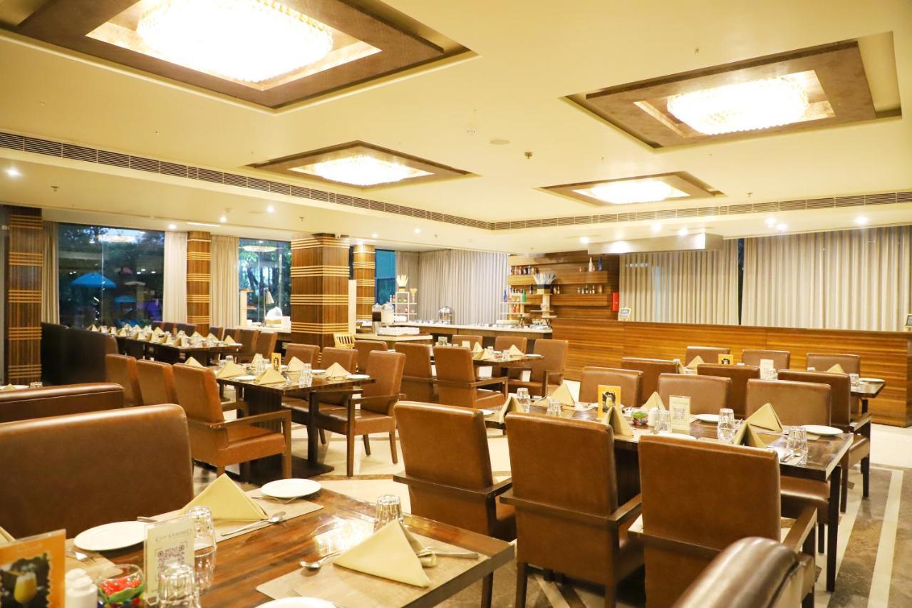 Boulevard 9 Luxury Resort & Spa Nadiad Экстерьер фото
