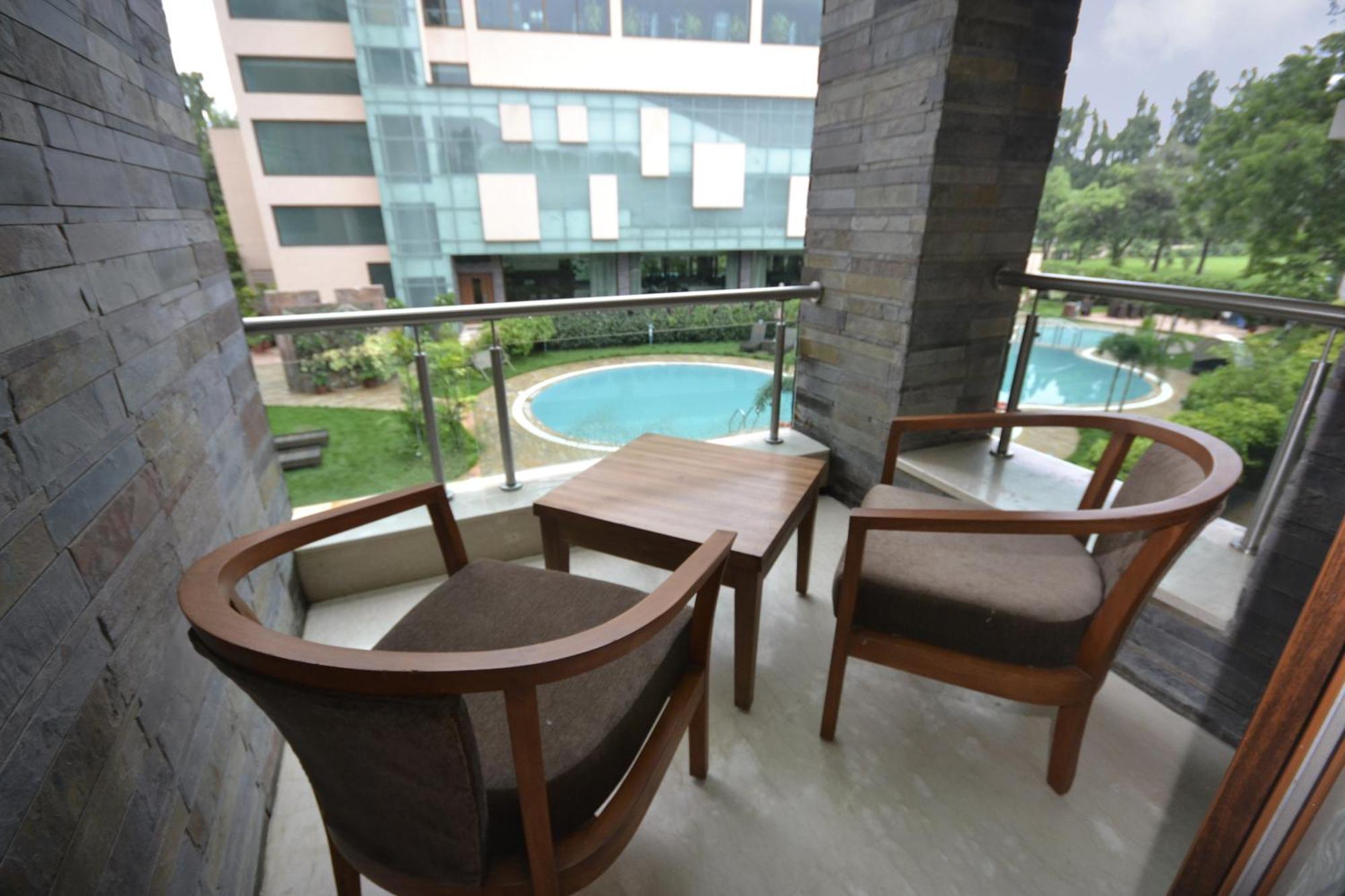 Boulevard 9 Luxury Resort & Spa Nadiad Экстерьер фото