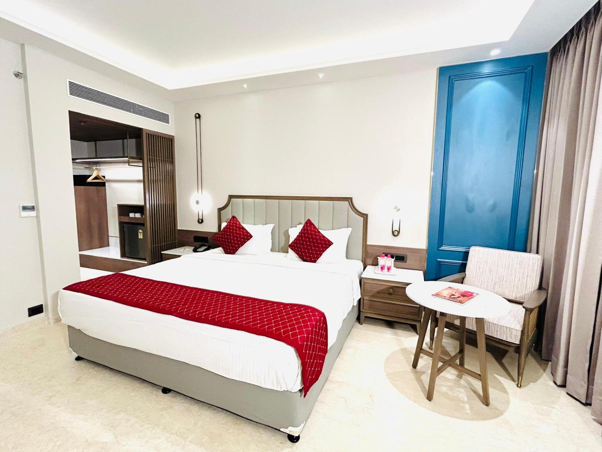 Boulevard 9 Luxury Resort & Spa Nadiad Экстерьер фото