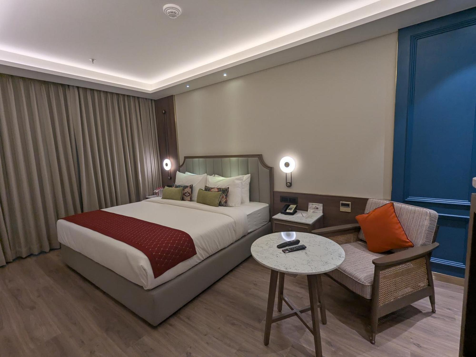 Boulevard 9 Luxury Resort & Spa Nadiad Экстерьер фото