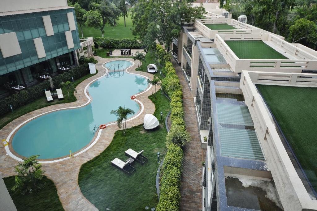 Boulevard 9 Luxury Resort & Spa Nadiad Экстерьер фото