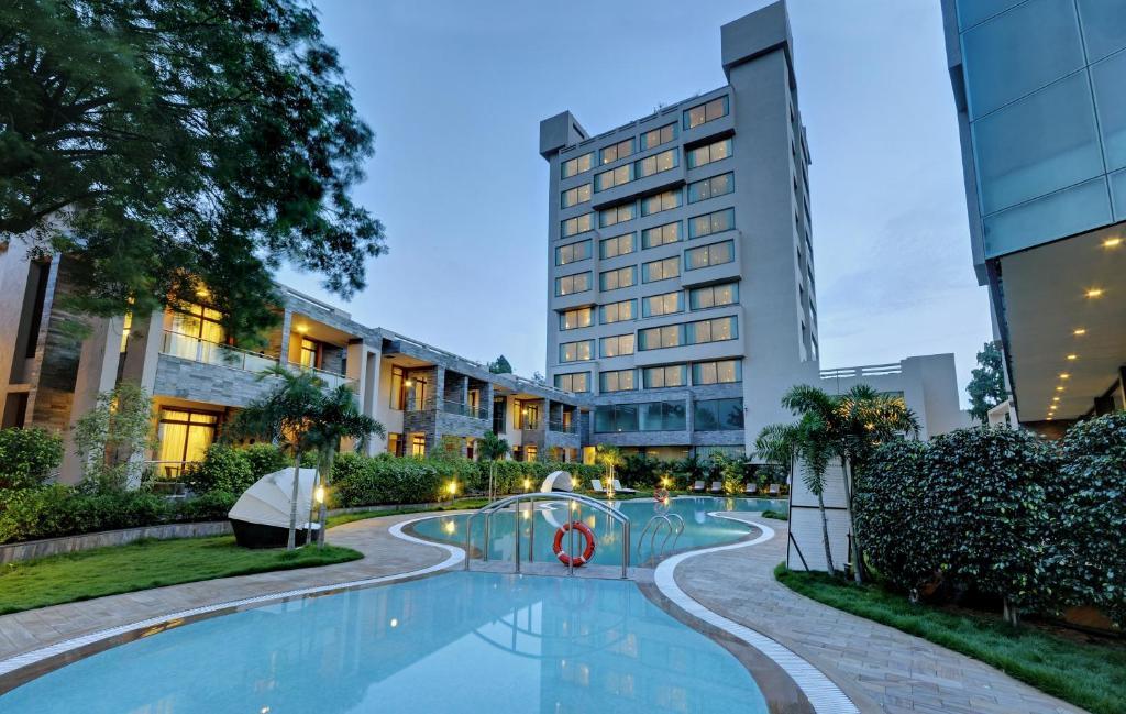 Boulevard 9 Luxury Resort & Spa Nadiad Экстерьер фото